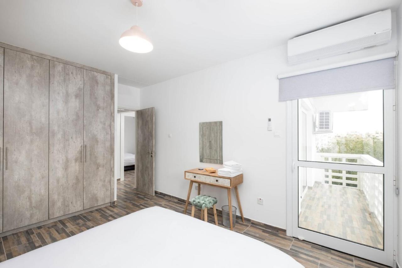 Happy Stay Apartment - Halefka Court Larnaca Buitenkant foto