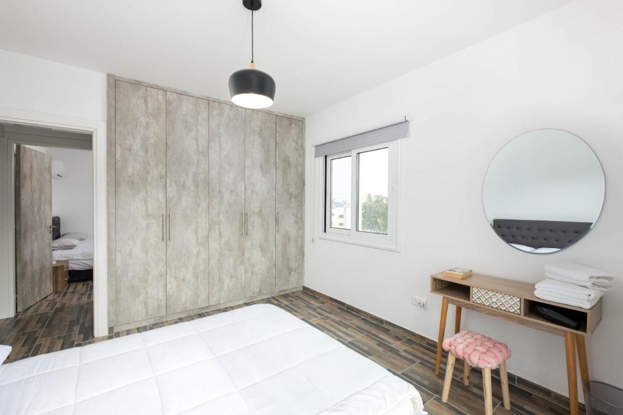 Happy Stay Apartment - Halefka Court Larnaca Buitenkant foto
