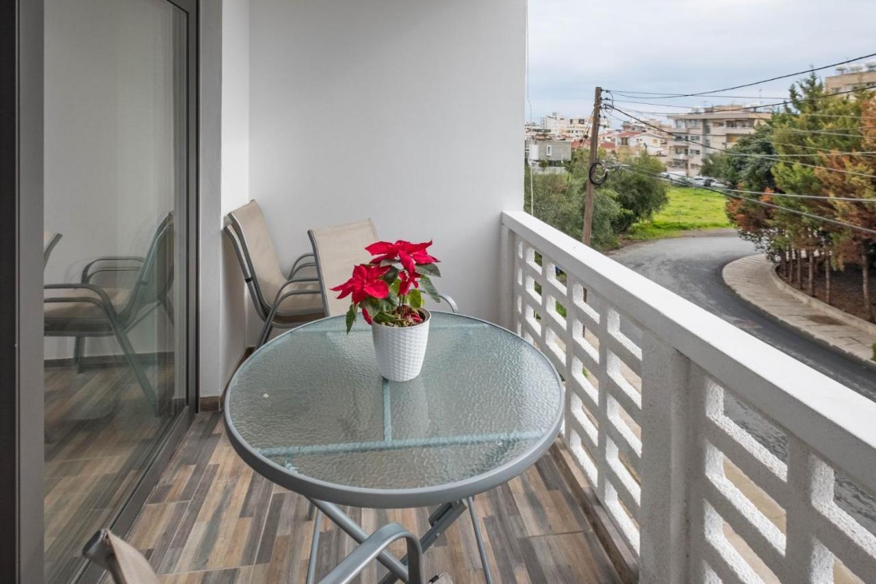 Happy Stay Apartment - Halefka Court Larnaca Buitenkant foto