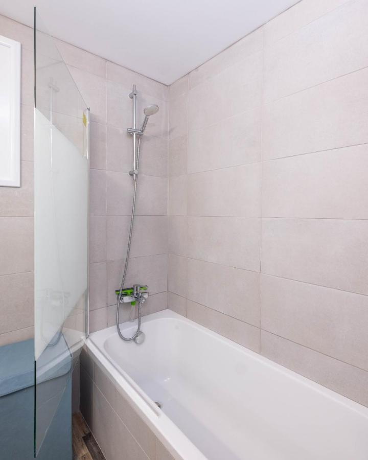 Happy Stay Apartment - Halefka Court Larnaca Buitenkant foto